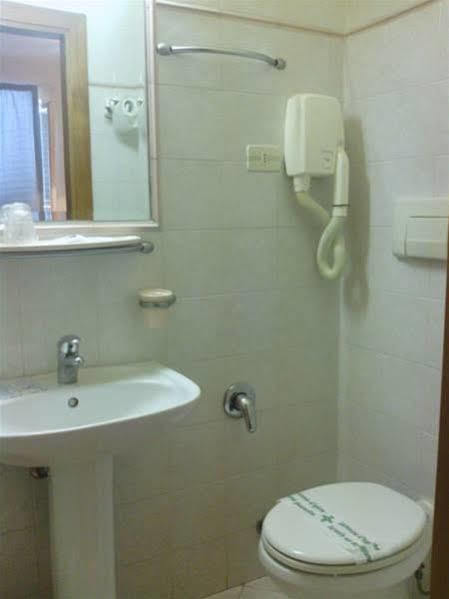 Hotel Bahia เวียเรจโจ ภายนอก รูปภาพ
